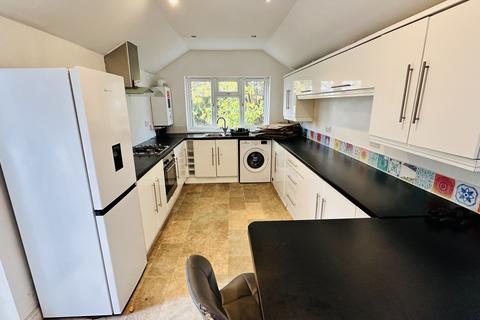 4 bedroom terraced house to rent, BEAUTIFUL 4 BED HOUSE | AVAILABLE NOW , Dudley DY2