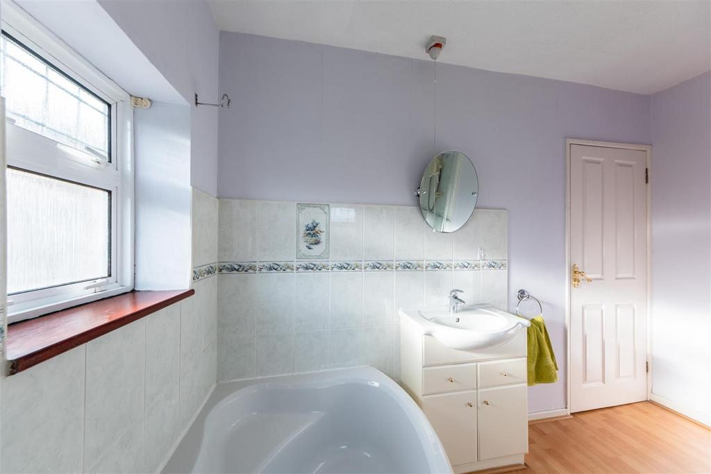 3 Chestnut Close-019.jpg