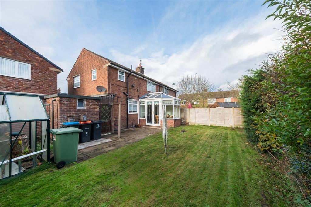 3 Chestnut Close-025.jpg