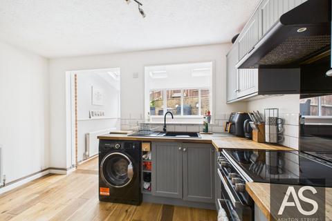 2 bedroom semi-detached house for sale, Willow Bank, Robertsbridge, TN32