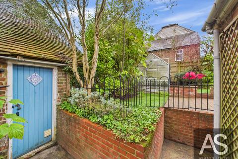 undefined, Silverhill, Hurst Green, TN19