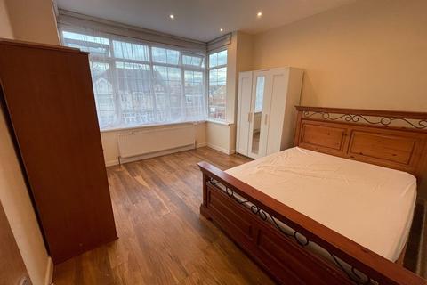 2 bedroom maisonette to rent, Bowrons Avenue, Wembley, Greater London, HA0