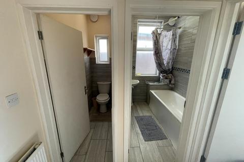 2 bedroom maisonette to rent, Bowrons Avenue, Wembley, Greater London, HA0