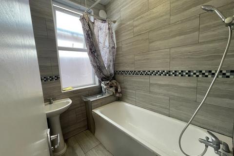2 bedroom maisonette to rent, Bowrons Avenue, Wembley, Greater London, HA0