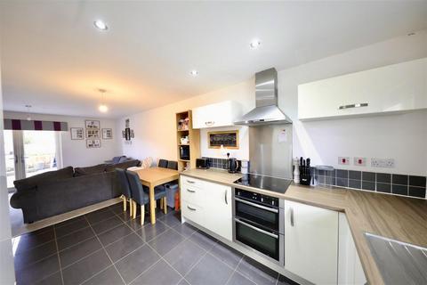 3 bedroom end of terrace house for sale, Boothferry Park Halt, Hull
