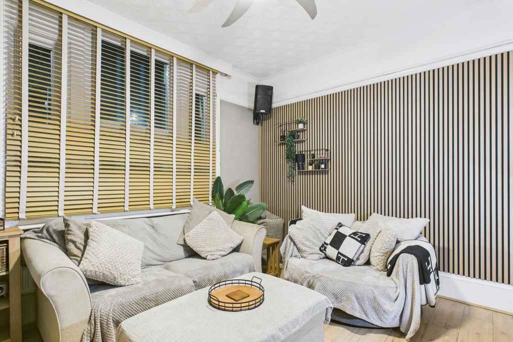 Ewe Move Spalding - Pinchbeck Rd - Living Room