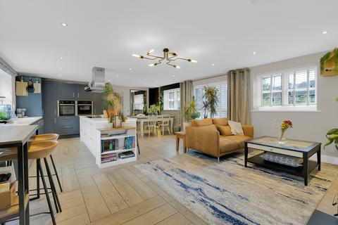 undefined, London Road, Holmes Chapel, Crewe, Cheshire, CW4 8AY