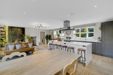 undefined, London Road, Holmes Chapel, Crewe, Cheshire, CW4 8AY