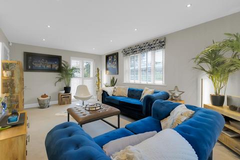 undefined, London Road, Holmes Chapel, Crewe, Cheshire, CW4 8AY