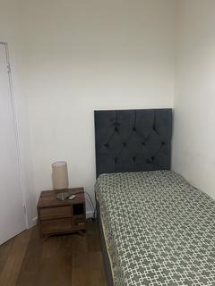 1 bedroom in a flat share to rent, Elswick Street, London SW6