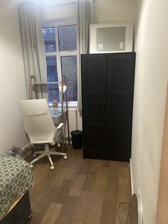 1 bedroom in a flat share to rent, Elswick Street, London SW6