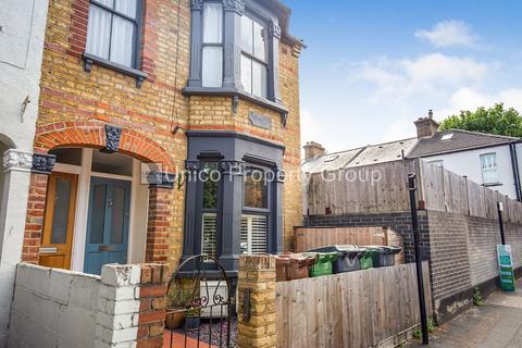 undefined, London E17