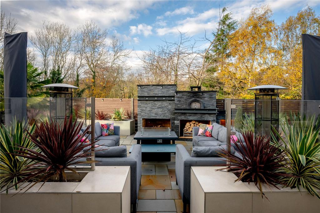 Outdoor Kitchen