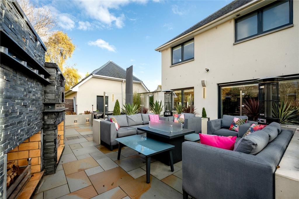 Outdoor Kitchen