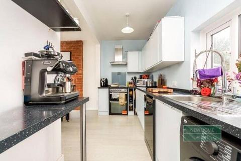 3 bedroom semi-detached house for sale, Buckingham Road, South Yorkshire DN2