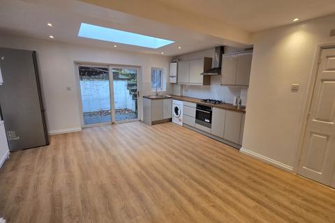 undefined, Purley CR8