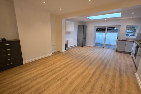 undefined, Purley CR8