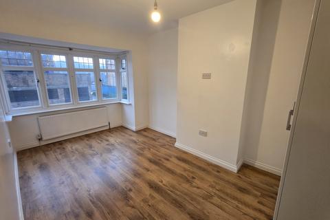undefined, Purley CR8