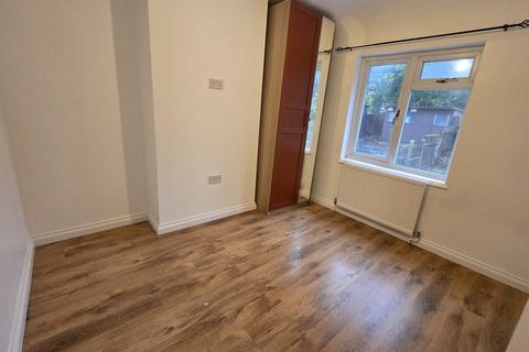 undefined, Purley CR8