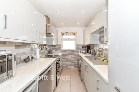 1 bedroom flat for sale, Wick Street, Littlehampton, West Sussex