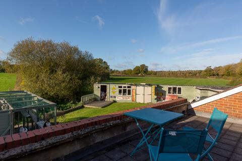 2 bedroom semi-detached house for sale, Horsehill, Horley, Surrey, RH6