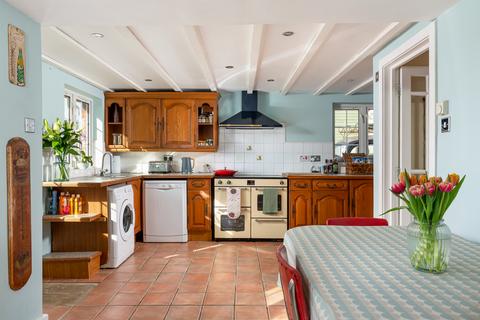 2 bedroom semi-detached house for sale, Horsehill, Horley, Surrey, RH6