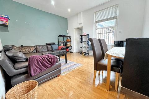 5 bedroom house to rent, Burley Road, Hyde Park, LEEDS