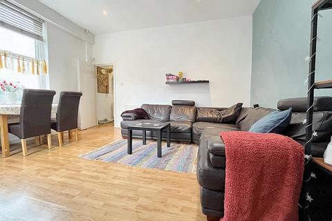 5 bedroom house to rent, Burley Road, Hyde Park, LEEDS