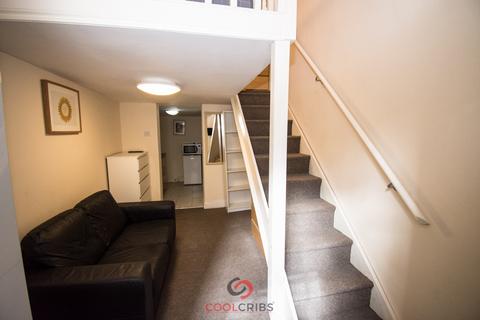 Studio to rent, Westbourne Crescent, Lancaster Gate, London, London  W2