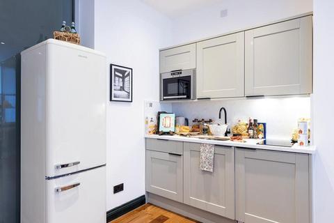 2 bedroom flat to rent, Dantzic Street