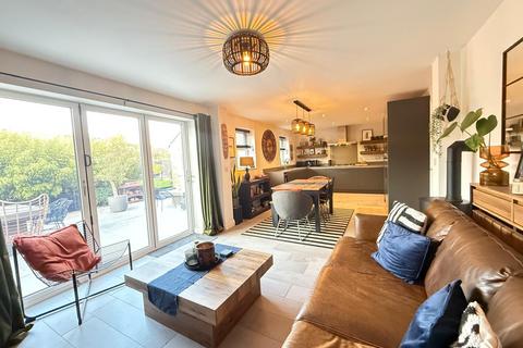 5 bedroom detached house for sale, Somerset Avenue, Alnwick NE66