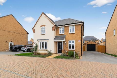 4 bedroom detached house for sale, Finch Close, Wixams