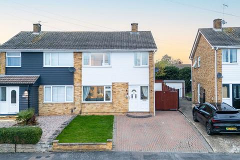 3 bedroom semi-detached house for sale, Elgin Drive, Melton Mowbray LE13
