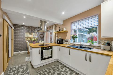3 bedroom semi-detached house for sale, Elgin Drive, Melton Mowbray LE13