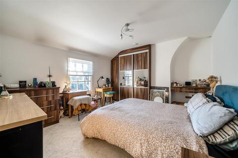 1 bedroom flat for sale, Mill Street, Bedford