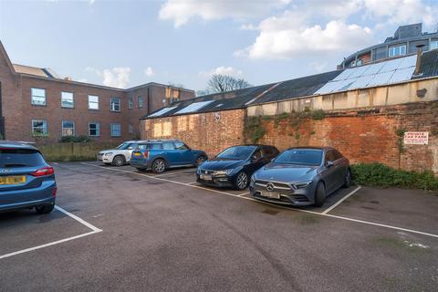 1 bedroom flat for sale, Mill Street, Bedford
