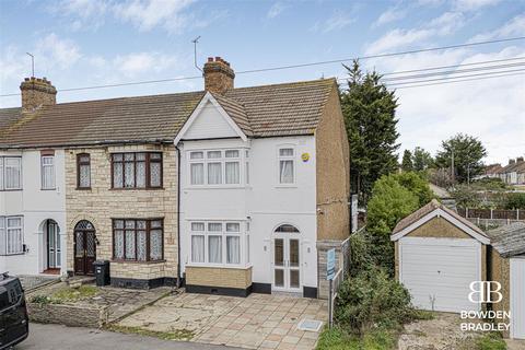 Clinton Crescent, Hainault