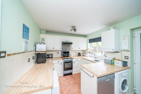 3 bedroom house for sale, Bromley Close, Cannock WS12