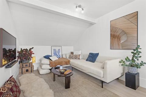 2 bedroom flat for sale, Lausanne Road, London N8