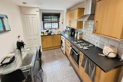 3 bedroom apartment to rent, BILLS INCLUDED - Kelso Heights, Hyde Park, Leeds, LS3