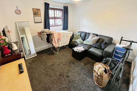 3 bedroom apartment to rent, BILLS INCLUDED - Kelso Heights, Hyde Park, Leeds, LS3