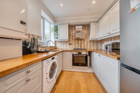 61 Voce Road, London, SE18 2LW