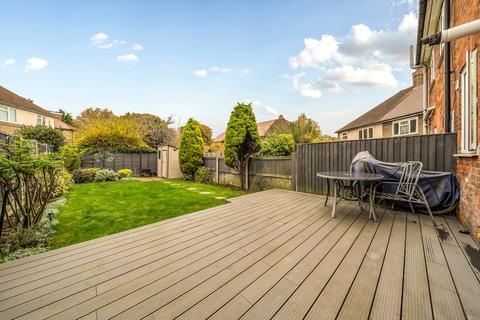 61 Voce Road, London, SE18 2LW