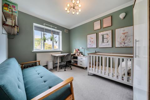 61 Voce Road, London, SE18 2LW