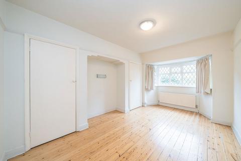 undefined, Staines Road, Twickenham TW2