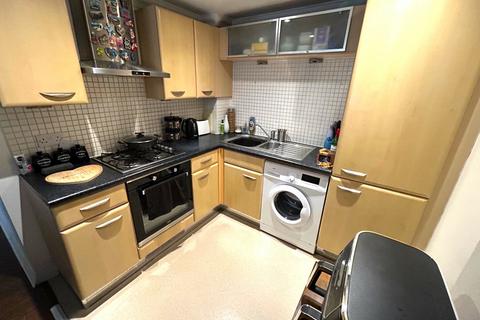 2 bedroom flat for sale, Blade Court, Oldchurch Road, Romford