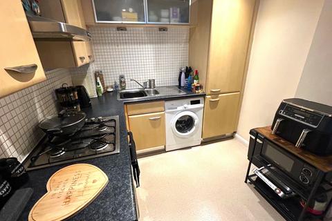 2 bedroom flat for sale, Blade Court, Oldchurch Road, Romford