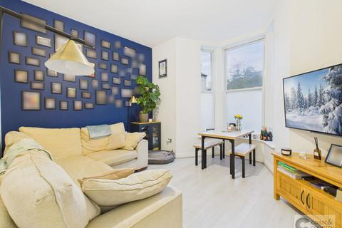 2 bedroom ground floor flat for sale, Orchard Gardens, Teignmouth