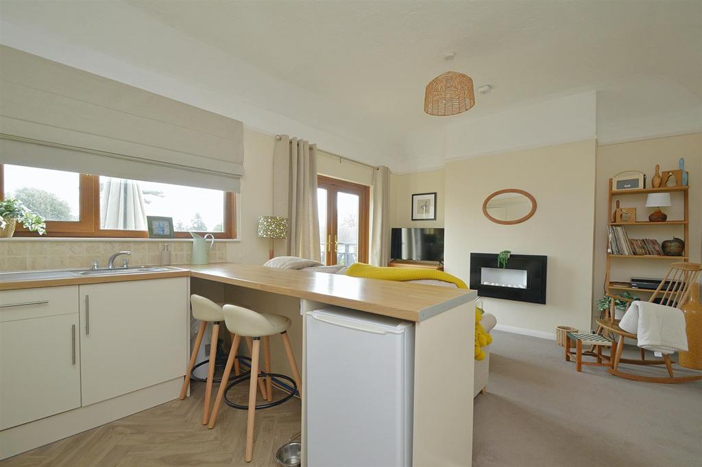 Resized Kitchen2.jpg