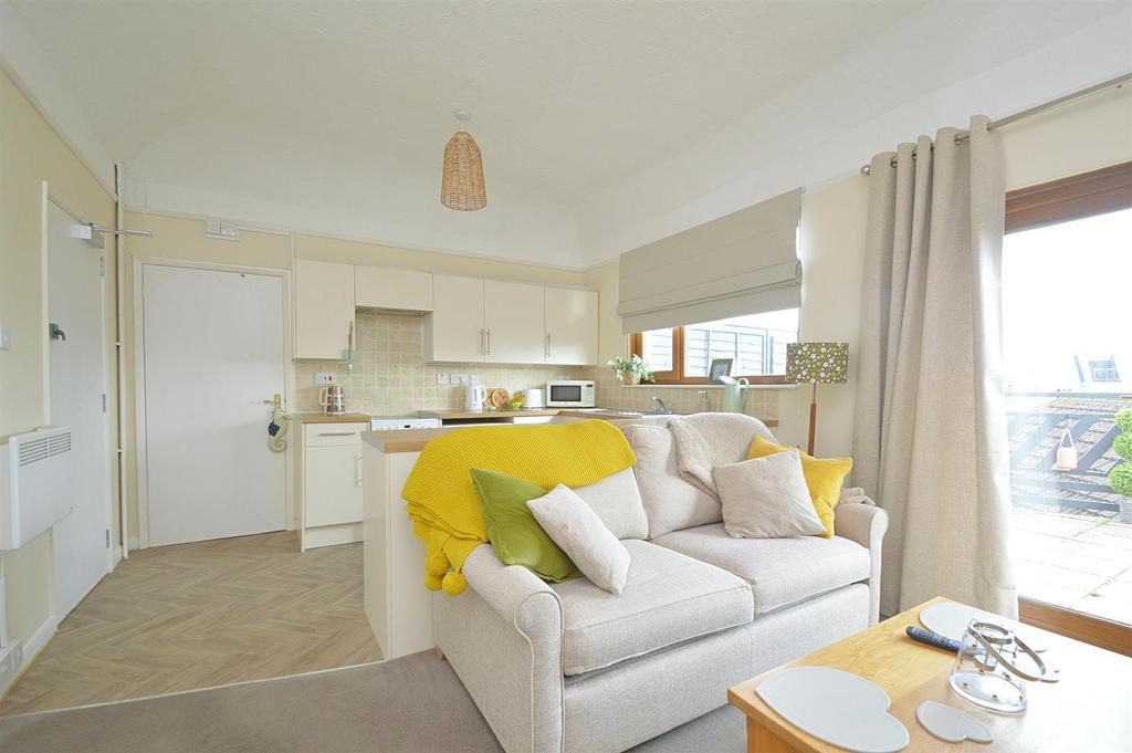 Resized Lounge2.jpg